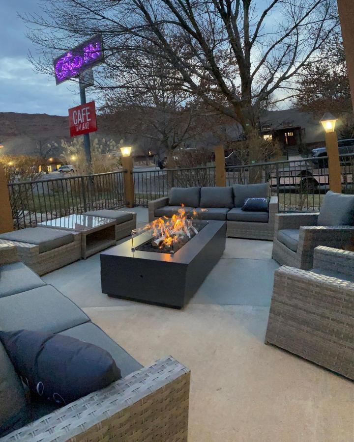 The Gonzo Inn Moab Exterior photo